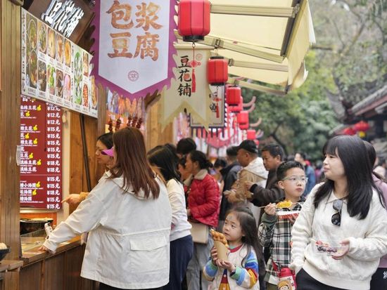 Temple fair held in Chengdu to mark ongoing Chinese New Year