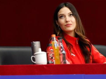 Gu Ailing seen on stands during women's playoff match at China Volleyball League 2025-2026