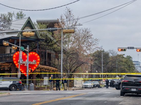 Mass shooting at US Austin bar leaves 3 dead, 14 wounded