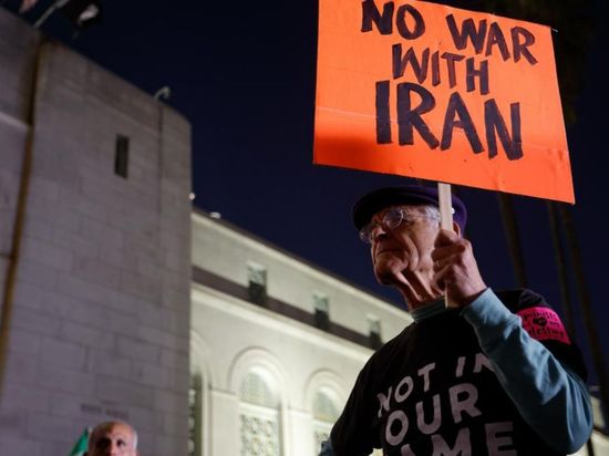 Trump privately weighs small US ground force in Iran: report