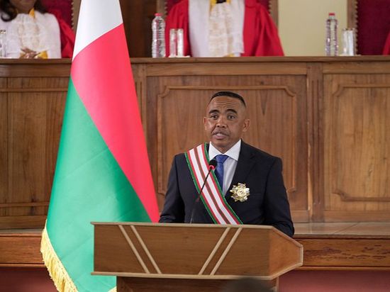 Madagascar's president announces dissolution of government