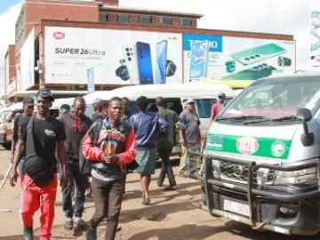 Rising fuel prices weigh on Zimbabwean commuters amid Middle East crisis