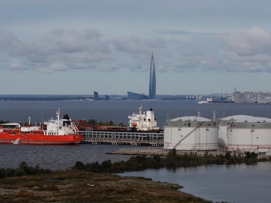 Oil drops after US treasury eases sanctions on Russian oil