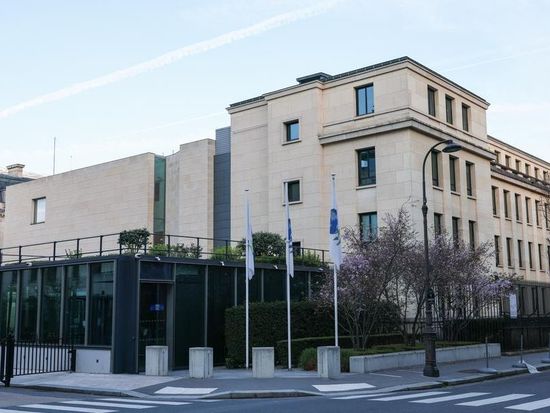 China, US start economic, trade talks in Paris