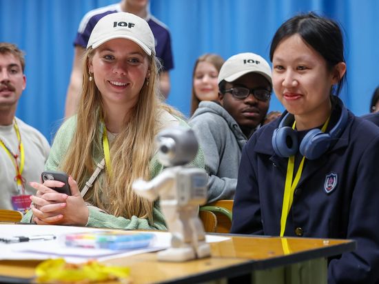 China and US teens deepen mutual understanding through study tour