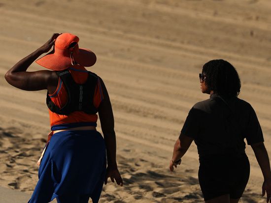 Record-breaking heat wave grips western US