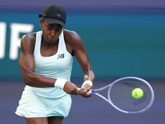 Gauff rallies to avance at Miami Open