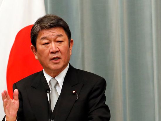 1 of 2 Japanese detained in Iran released: Japan's FM