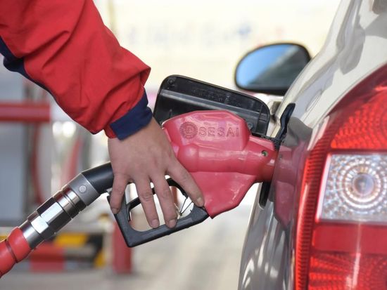 China implements temporary control measures for gasoline, diesel retail prices