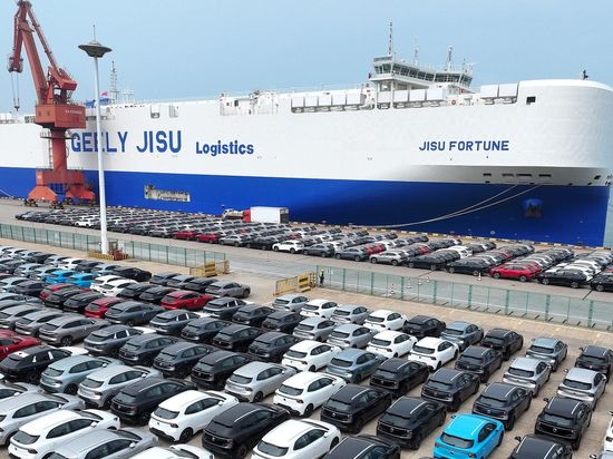 Chinese automakers overtake Japanese rivals in global vehicle sales