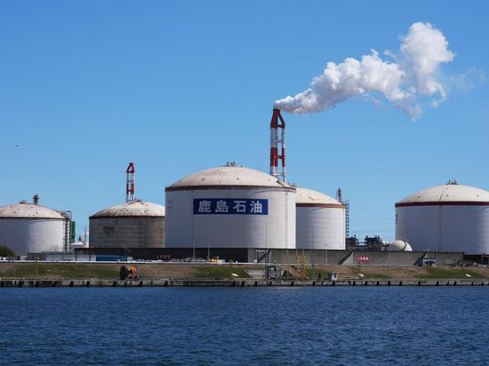 Japan starts releasing state oil reserves to blunt impact of Mideast tensions