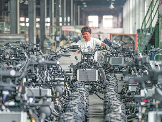 China's manufacturing PMI reaches 50.4 in March, indicating improved economic momentum: NBS