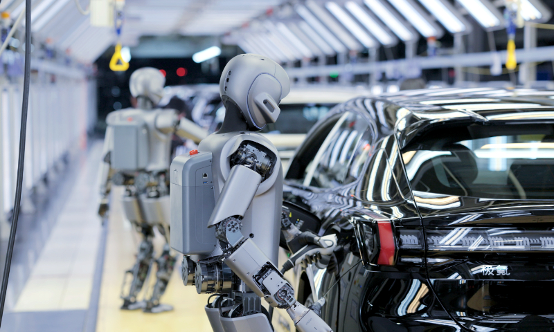 Dozens of UBTECH industrial humanoid robots carry out training tasks at a smart factory in the Qianwan New Area in Ningbo, East China's Zhejiang Province, on March 1, 2025. Photo: VCG
