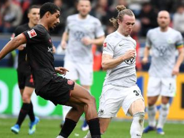 Bundesliga football match: Bayer 04 Leverkusen vs. VfL Wolfsburg
