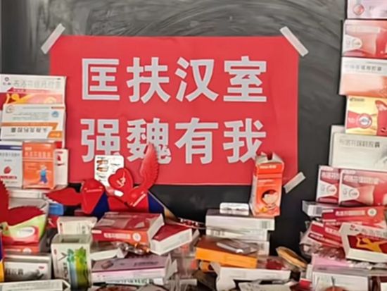 Chinese youth honor the deceased in novel ways during Qingming Festival