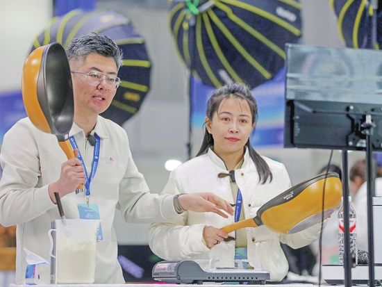 China rolls out government opinions on domestic e-commerce industry