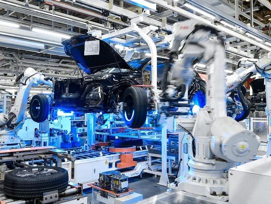 Chinese vice premier calls for advanced manufacturing clusters, further SOE reforms