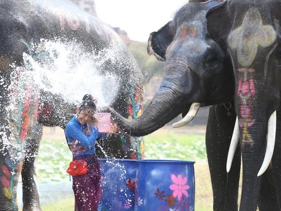 Thai gov't ensures public transport readiness, fuel supply for Songkran holiday