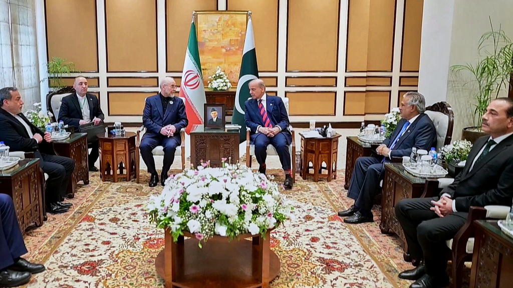 The Iranian delegation headed by Iran's Parliament Speaker Mohammad Baqer Qalibaf (third left), meets with Pakistani Prime Minister Shehbaz Sharif, in Islamabad, Pakistan, April 11, 2026. /VCG