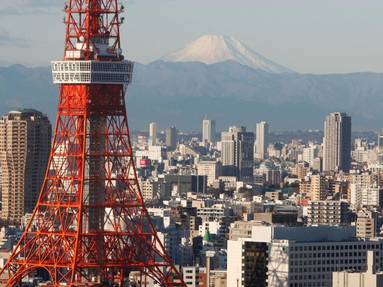 Japan should reflect on its China policy errors and rectify them