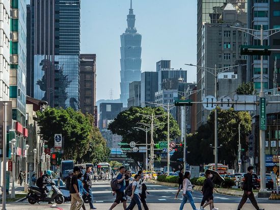 Experts: Mainland's 10 measures to bring tangible benefits for Taiwan region