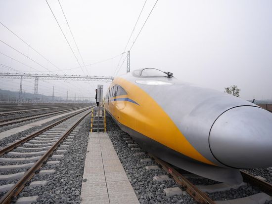 China's Xi'an-Shiyan high-speed railway begins 385 km/h test runs