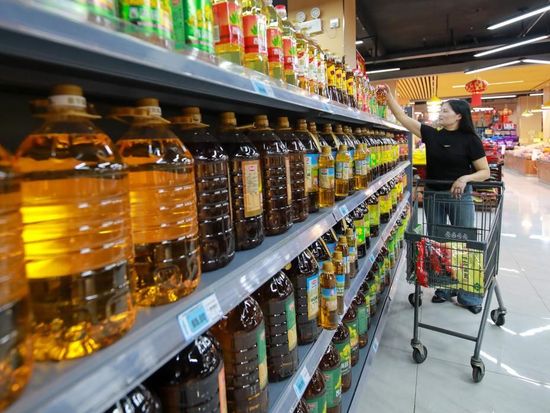 China's retail sales up 2.4 pct in Q1