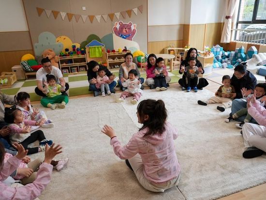 China's service sector accounts for 61.7 pct of GDP in Q1