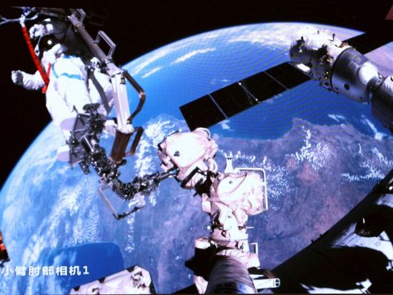 Two Pakistani astronauts to train for China's space station missions