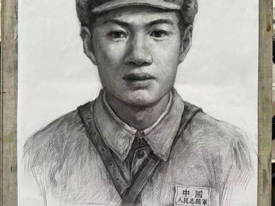 Fine arts teachers and students draw portrait of Korean War martyr