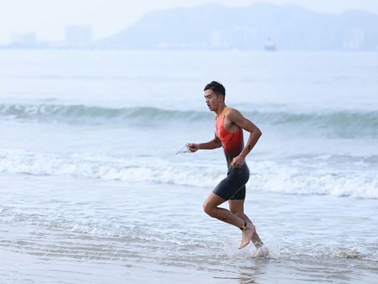 China's Fan lands first gold in Asian Beach Games