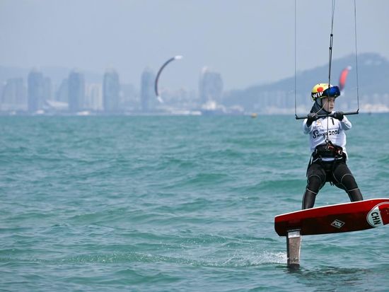 Highlights of Formula Kite Men race of sailing at 6th Asian Beach Games