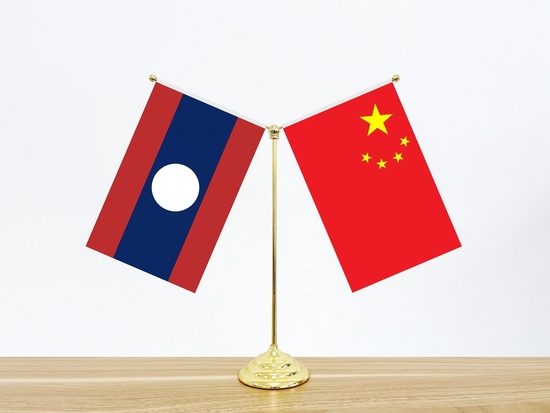 Xi exchanges congratulations with top Lao leader Thongloun on 65th anniversary of ties