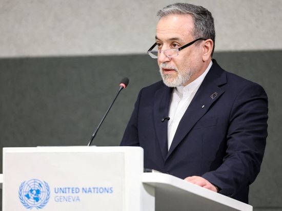 Iran's FM heads to Islamabad as Pakistan pushes to revive stalled US-Iran talks