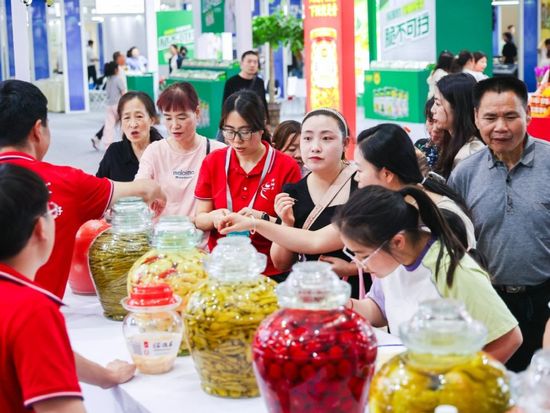 Over 250 exhibitors from home and abroad kick off intl pickle food expo in Sichuan