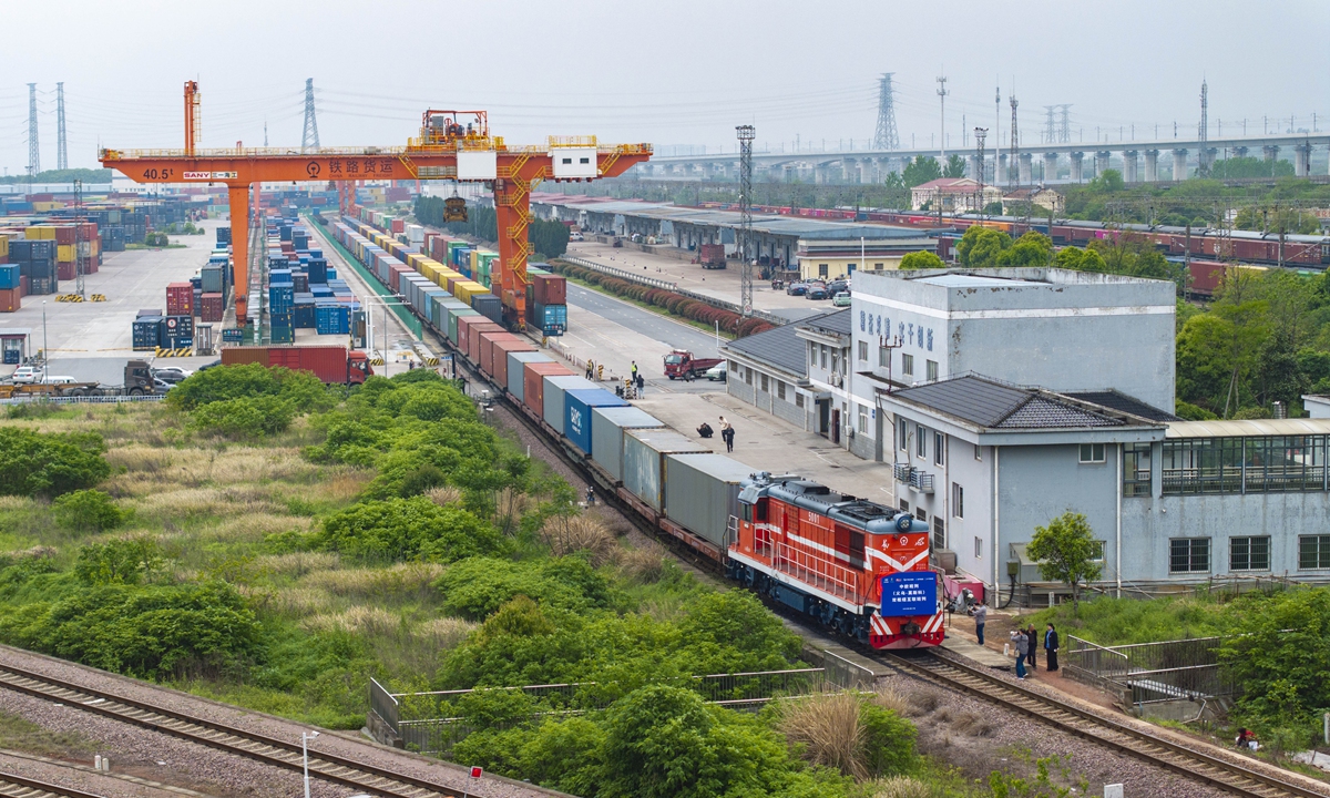 The X8074 train connecting Yiwu and Moscow departs from Yiwuxi Railway Station on April 17, 2026. Photo: VCG
