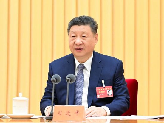 Xi chairs CPC leadership meeting to analyze economic situation and work