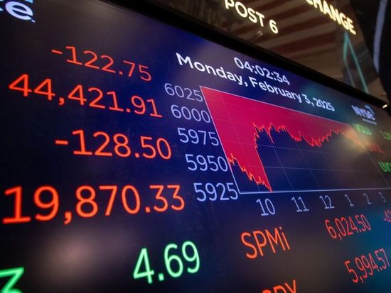 US economy grows short of Wall Street expectations in first quarter