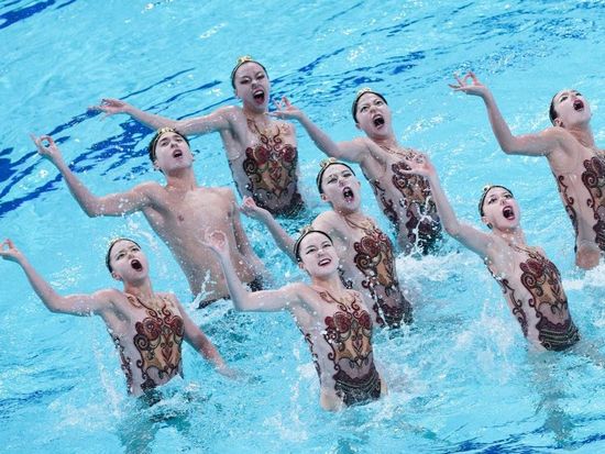 China adds one gold, one silver at artistic swimming WC in Xi'an