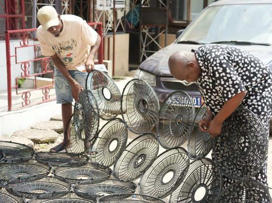 Ivorian designer uses eco-fashion to transform community image