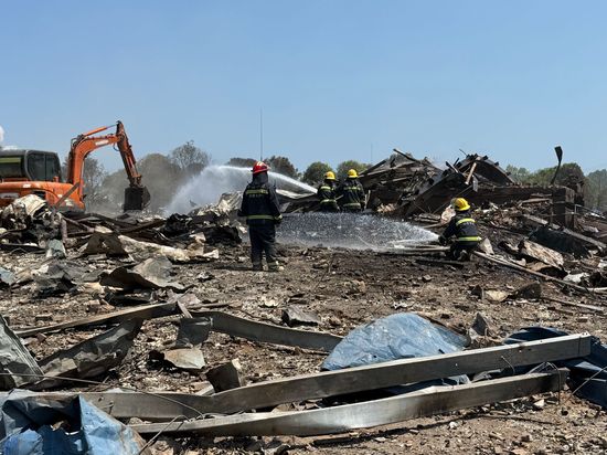 Death toll rises to 26 in central China fireworks plant explosion