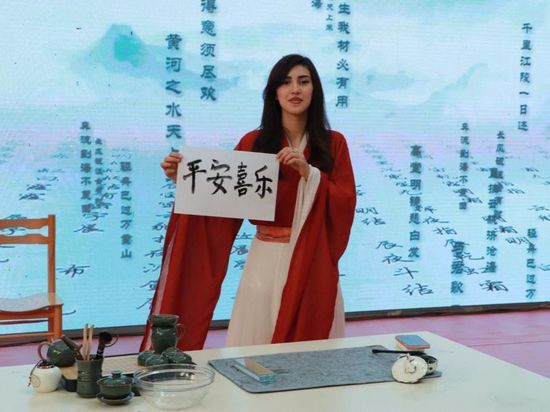 Chinese culture draws attention at 40th Tunis int'l book fair