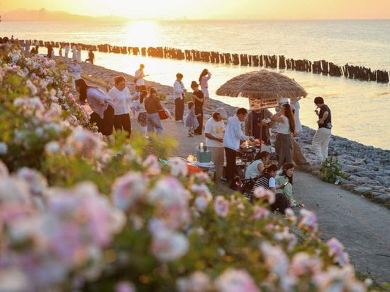 China's holiday travel surges as visa-free arrivals rise