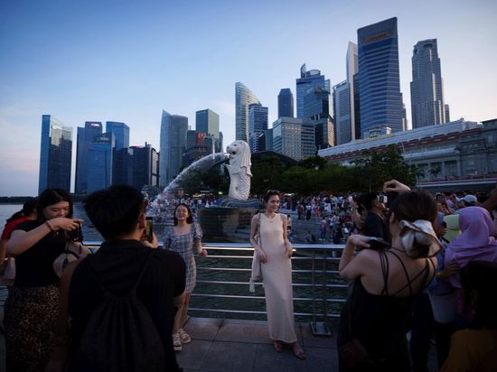 Singapore posts record tourism receipts in 2025