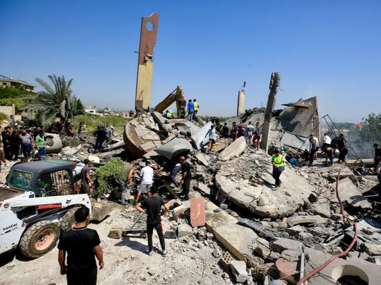 Israeli strikes on S. Lebanon kill 4, wound 19