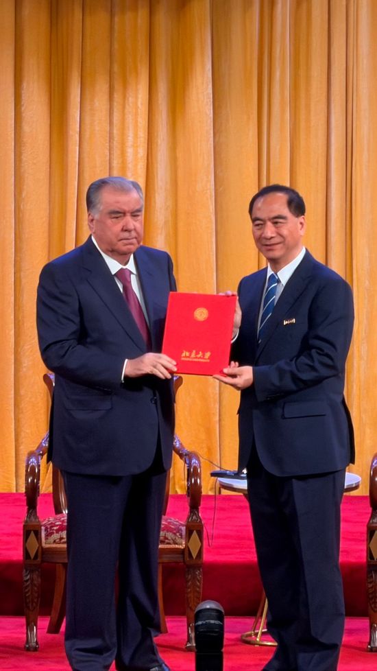 Tajik president awarded honorary professorship at Peking University
