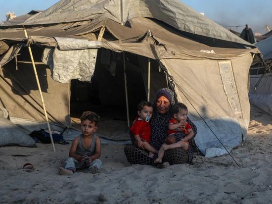 Summer heat deepens hardship for Gaza's tent-dwelling families
