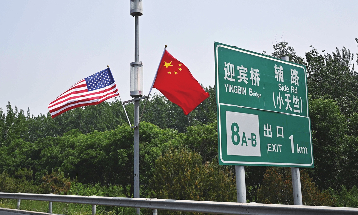 Chinese and US national flags line Beijing's Airport Expressway ahead of President Donald Trump's arrival for his state visit to China on May 13, 2026.  Photo: VCG