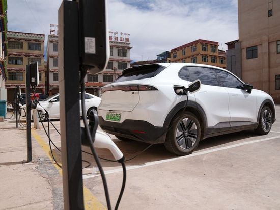 China's EV charging infrastructure surges amid push for greener mobility