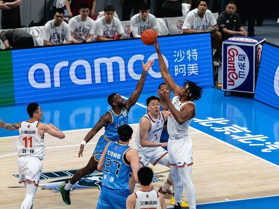 Shanghai Sharks crush Beijing Ducks to take 2-1 lead in CBA semifinals
